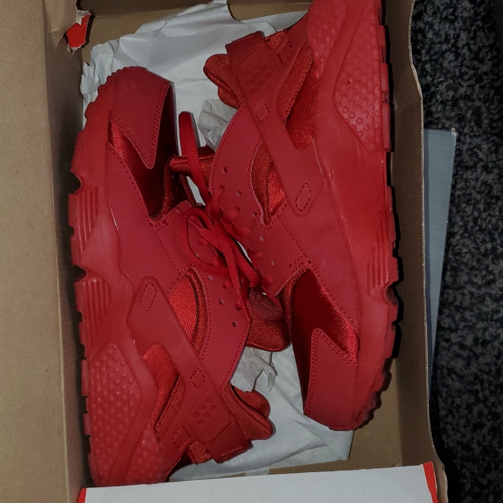 NIKE Red Huarache Run Shoes
